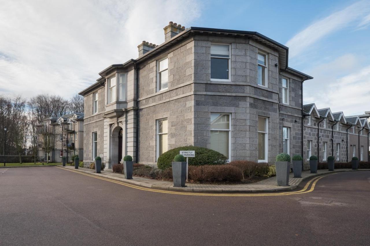 Apartment Marks At The Manor Luxury Riverside - Sleeps Up To 4, With Parking And Sky Tv