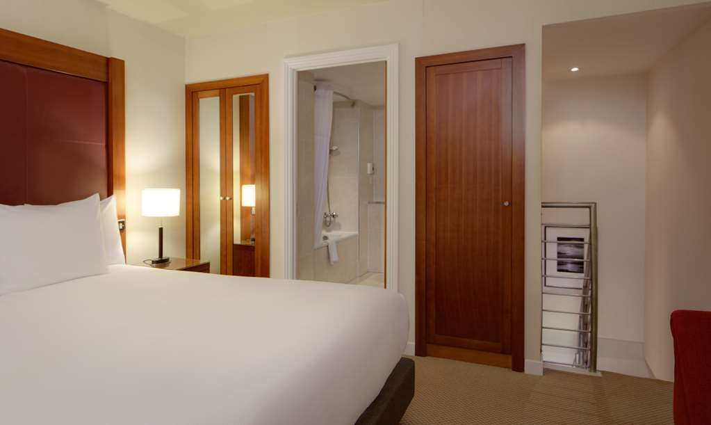 Doubletree By Hilton Centre Hotel