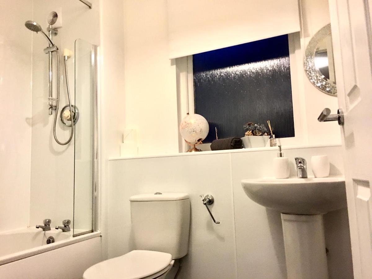 Central Spacious 2 Bedroom By Union Square Free Parking Apartment Aberdeen