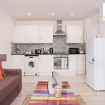 1 & 3 Bedroom Apt By Sensational Stay Serviced Accommodation - Adelphi Suites