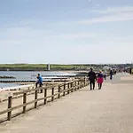 Lovely 2 Bed Apartment Close To Aberdeen Beach!