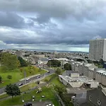 Stunning 2-Bed Apart In The Heart Of Aberdeen*
