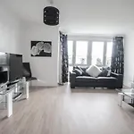 Woodlands Luxury 4 Bedroom Townhouse Cults
