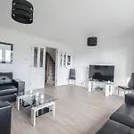 Woodlands Luxury 4 Bedroom Townhouse Cults