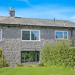 Faulds Crescent Lodge ✪ Grampian Lettings Ltd