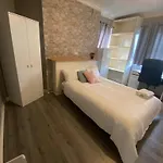 Lovely Private Room In Sandilands Dr Ab24