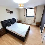 Lovely Two-Bed Apt