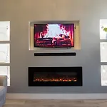 Luxurious Entire 2 Bedroom Flat City Centre Loction Free Parking And Free Fast Internet Connection