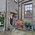 Grandmansion-9Br-Sleeps17-Parking-Corporategroups