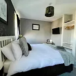 Vaila Guest House