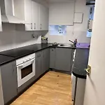 Springbank Garden Apartment