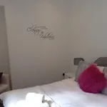 Mode Apartments