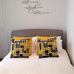 Mode Apartments
