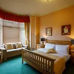 Inn At The Park Hotel