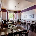Inn At The Park Hotel