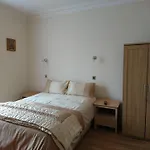 Dee Hotel