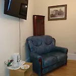 Dee Hotel