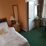 Inn At The Park Hotel