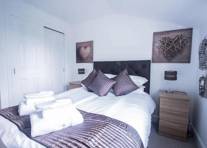 Woodlands Luxury 4 Bedroom Townhouse Cults