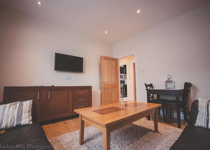 Springbank Garden Apartment