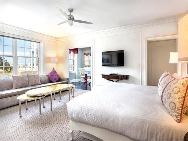 Hotel At The Park 3*
