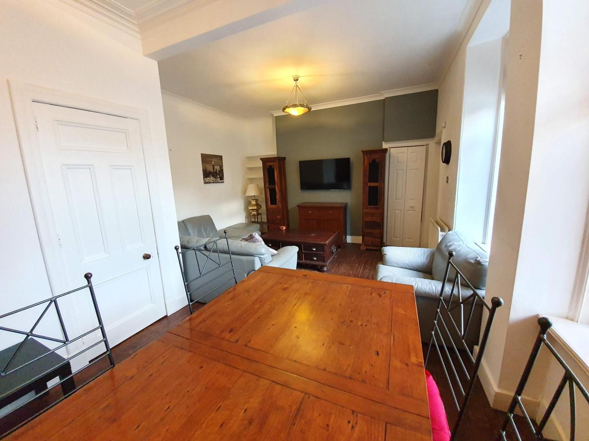 Homestay Townhouse 250 Aberdeen