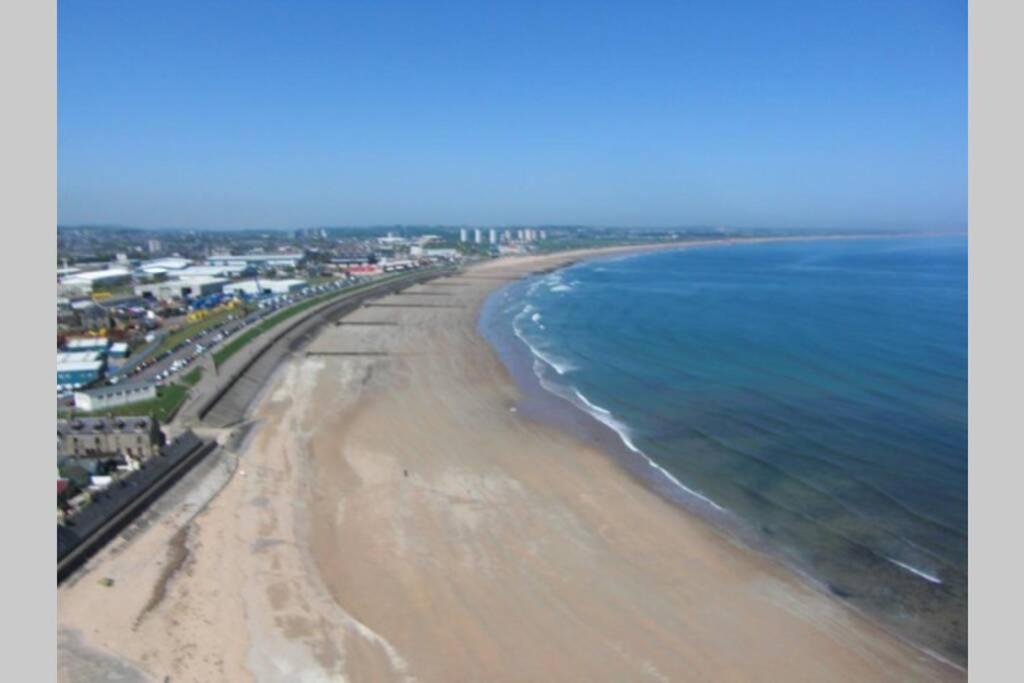 Apartment Close To The Beach! Aberdeen