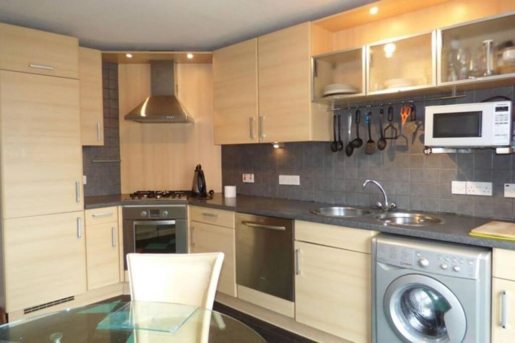 Comfortable, Self Contained 2 Double Beds Town Near Pittodrie Stadium Apartment Aberdeen