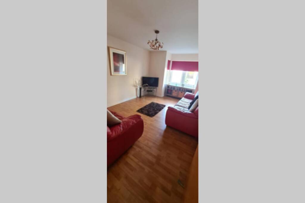 Lovely 2 Bed Close To Beach! *