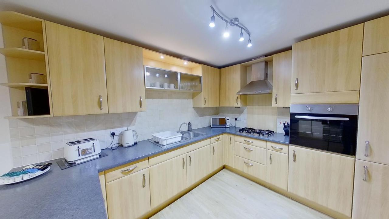 Orange Town House - Shaw Road, Only 6 Minutes To Centre Apartment *