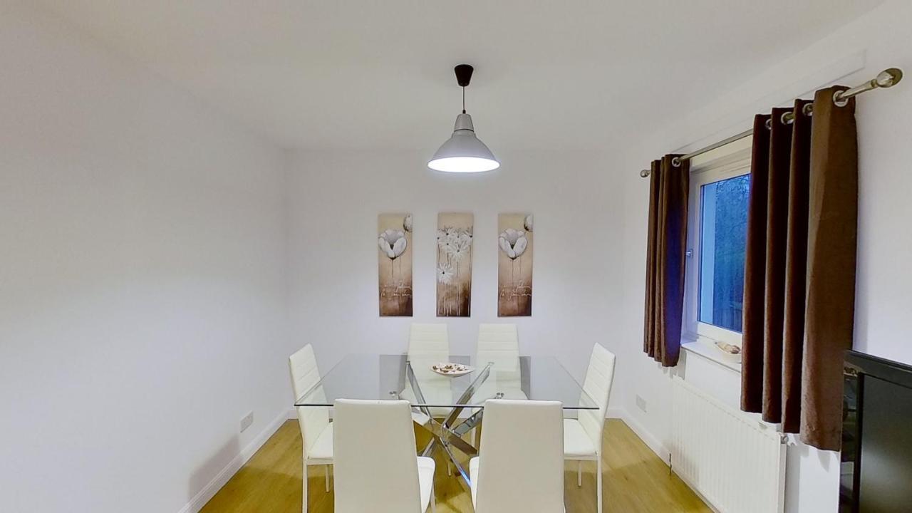 Orange Town House - Shaw Road, Only 6 Minutes To Centre Aberdeen