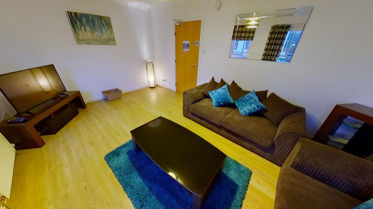 Orange Town House - Shaw Road, Only 6 Minutes To Centre *