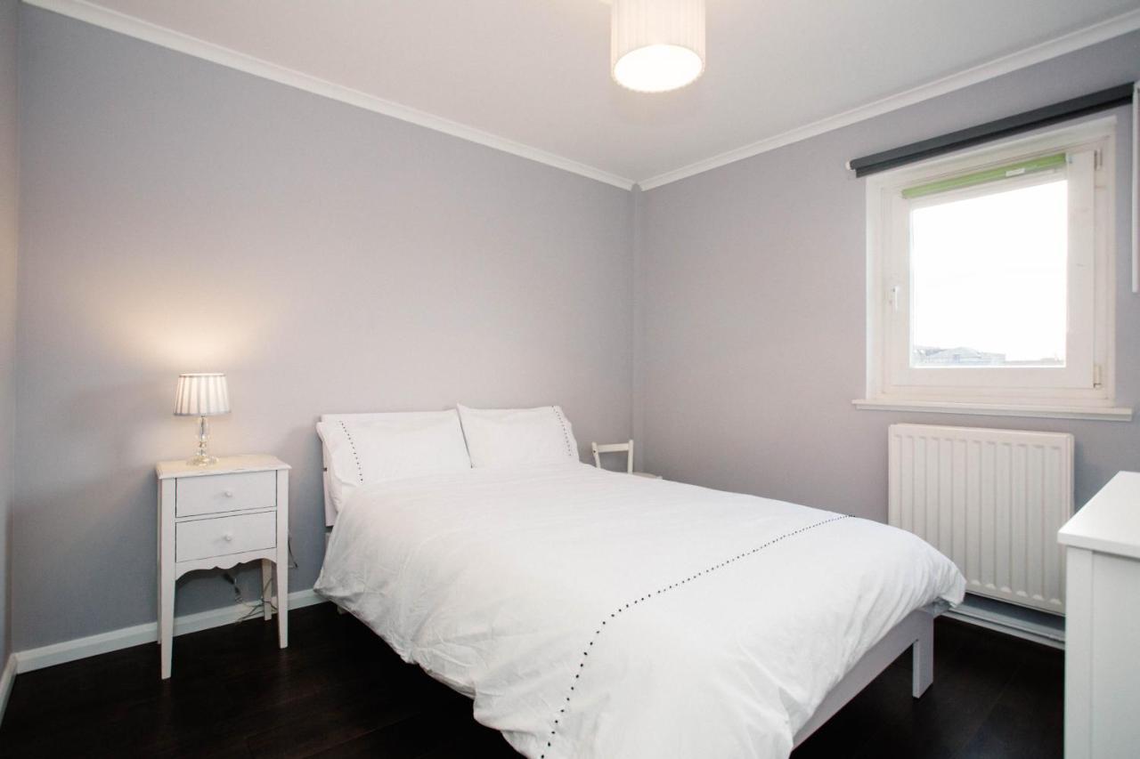2 Doublebed Flat City, Near
