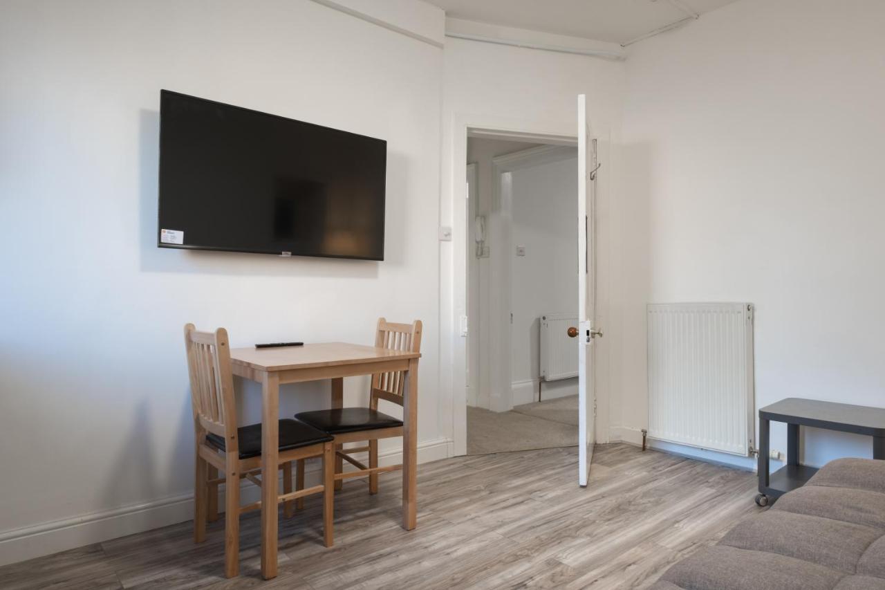 Hutch 2 Bed Apartment *