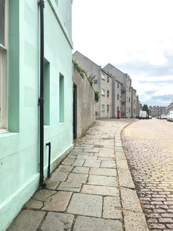2 Doublebed Flat City, Near