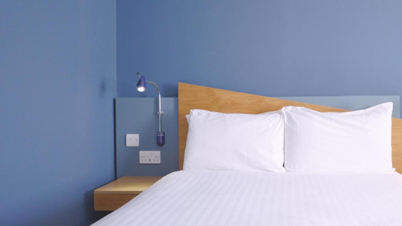 Express Centre By Ihg Hotel 3*