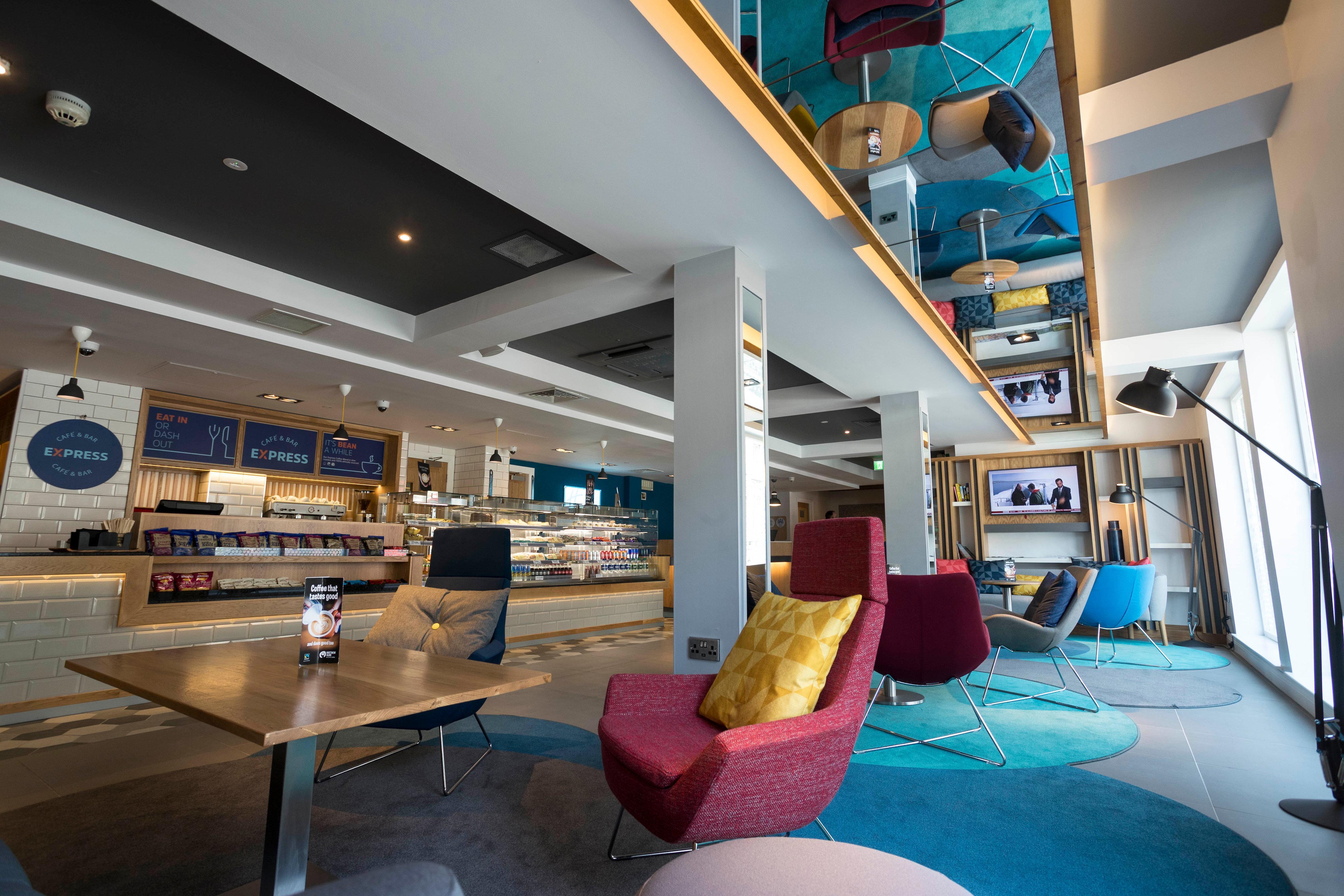 Hotel Express Centre By Ihg 3*