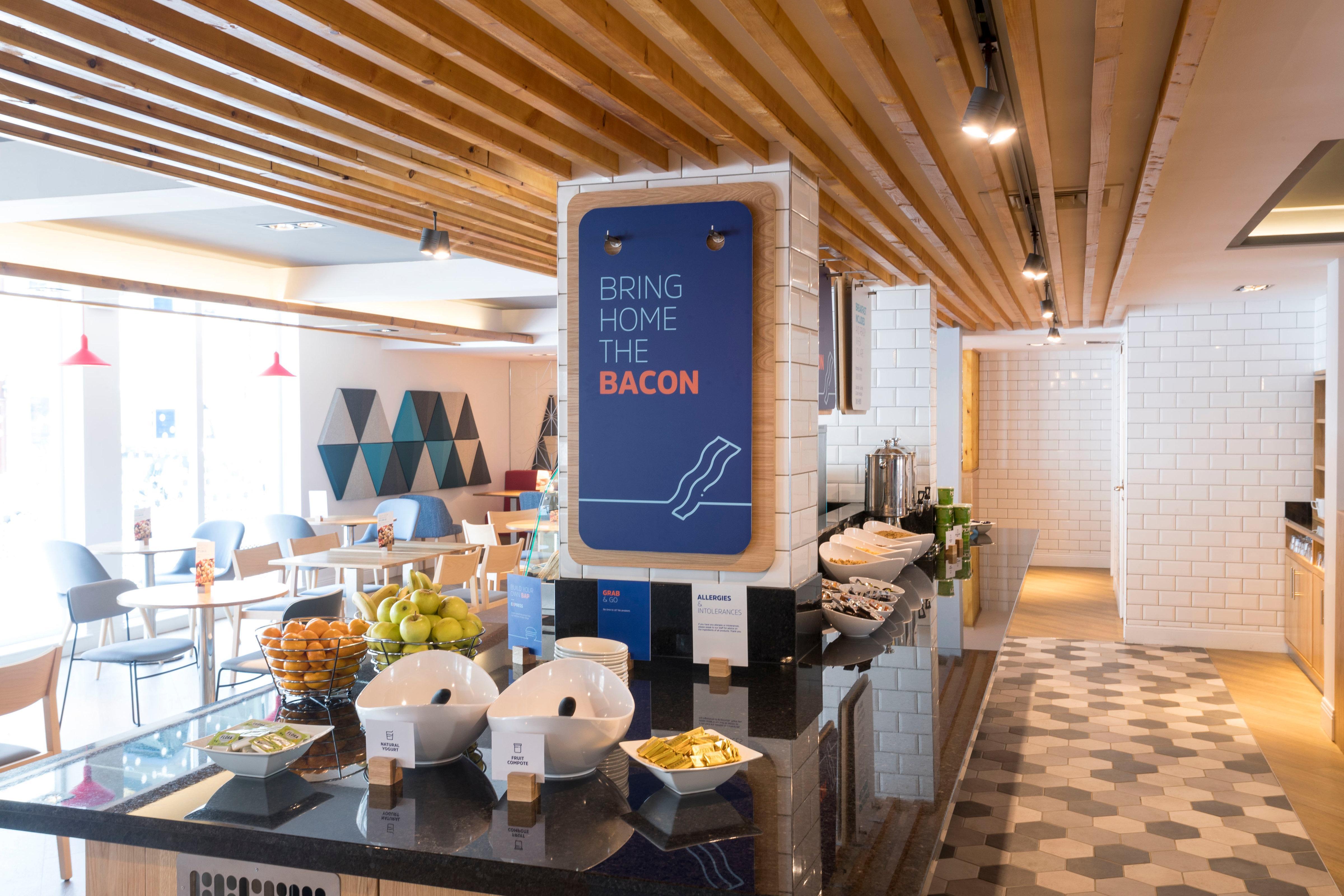 Hotel Express Centre By Ihg 3*