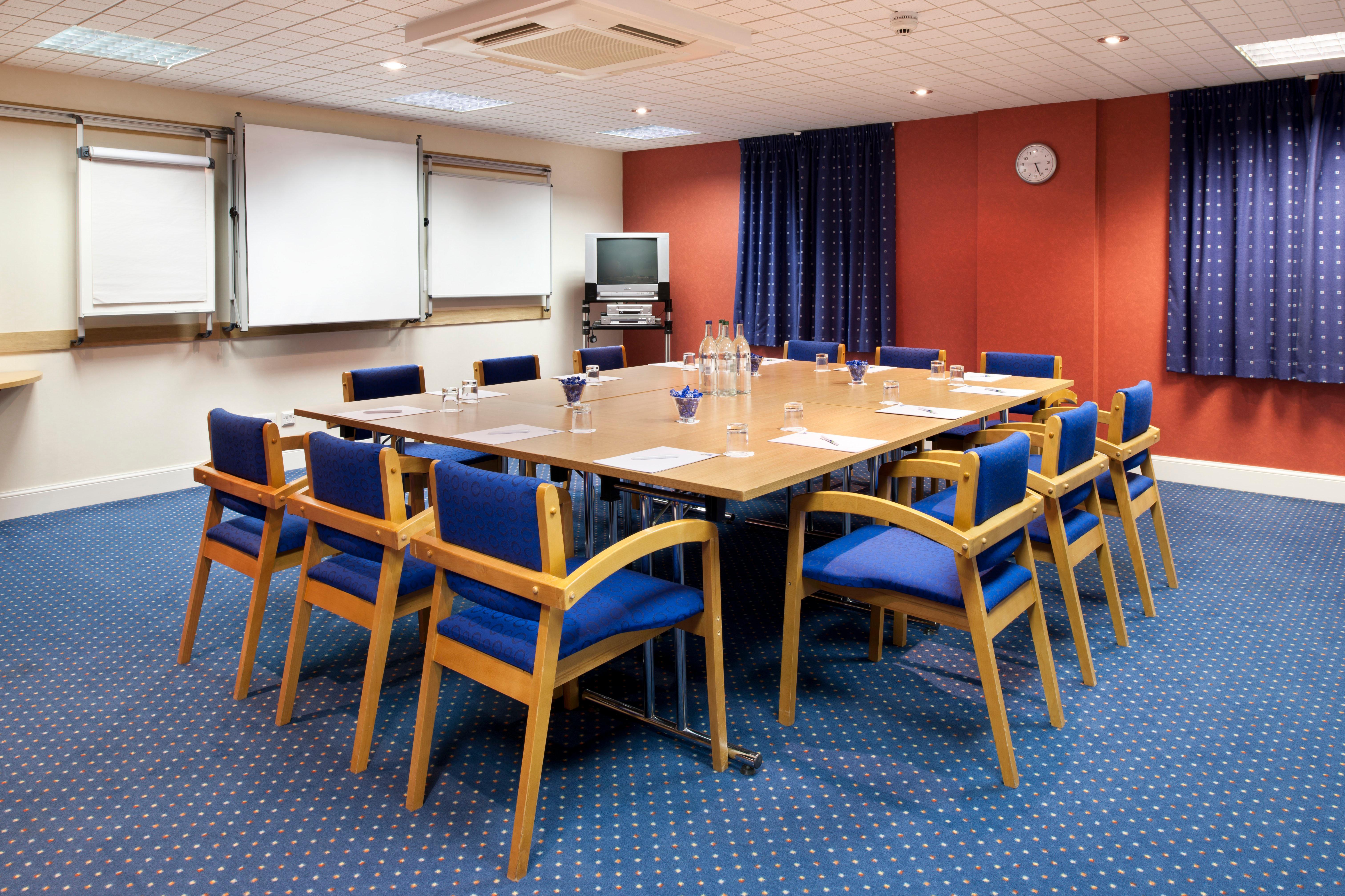 Express Centre By Ihg 3*