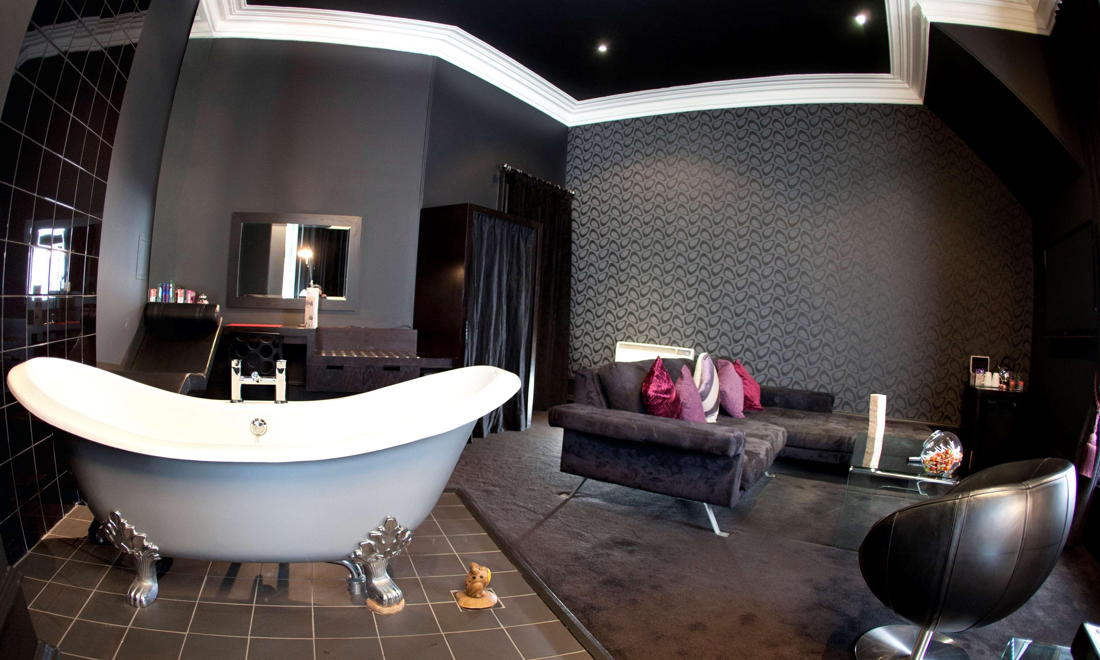 Carmelite Hotel; Bw Signature Collection Hotel