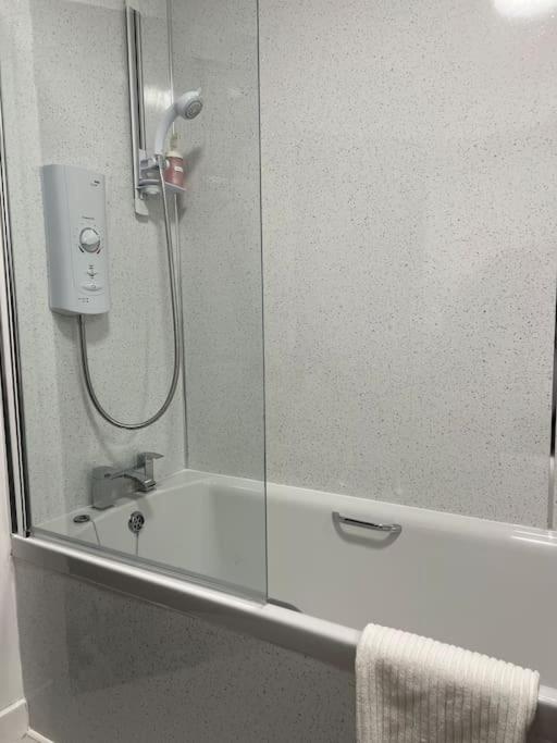 Apartment Stunning 2-bed In The Heart Of Aberdeen* Aberdeen