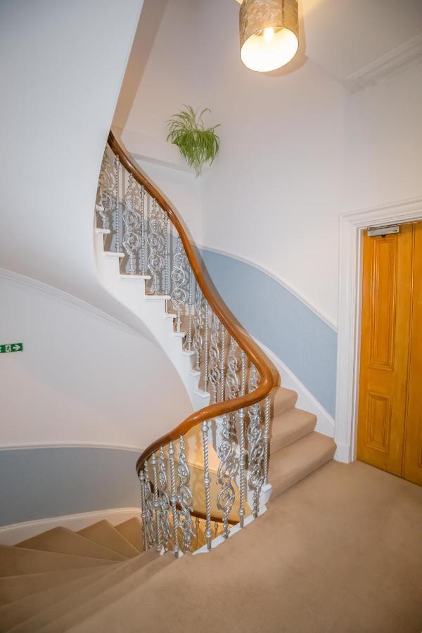 Granite City Guest house *