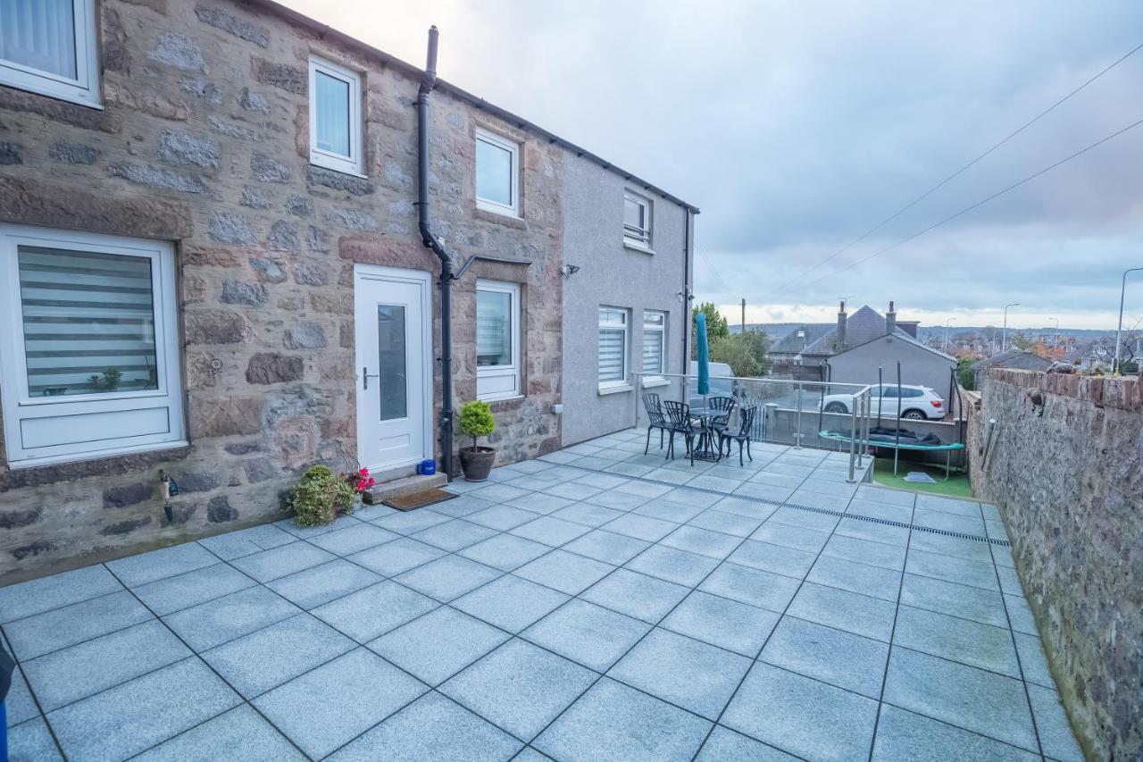 Granite City Guest house *