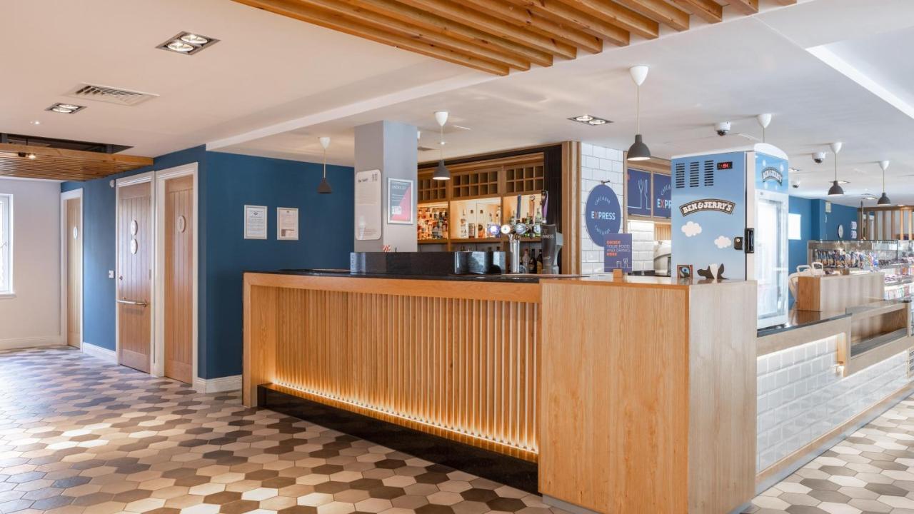 Hotel Express Centre By Ihg