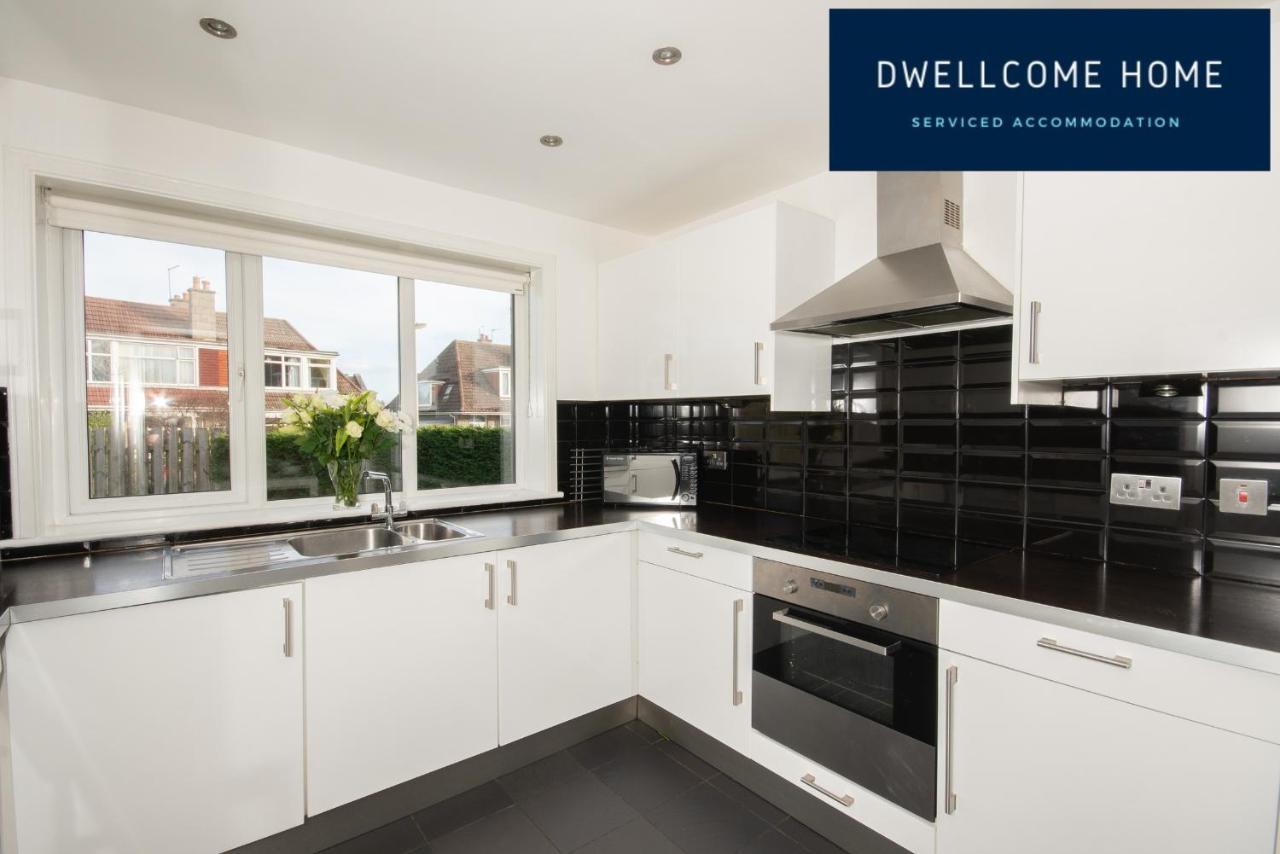 Dwellcome Aberdeen: 5-bedroom Garden House With Fast Wi-fi Holiday home *