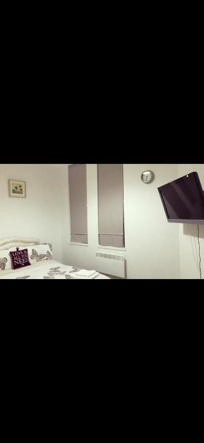 Heart Of Centre 3 Bedrooms *