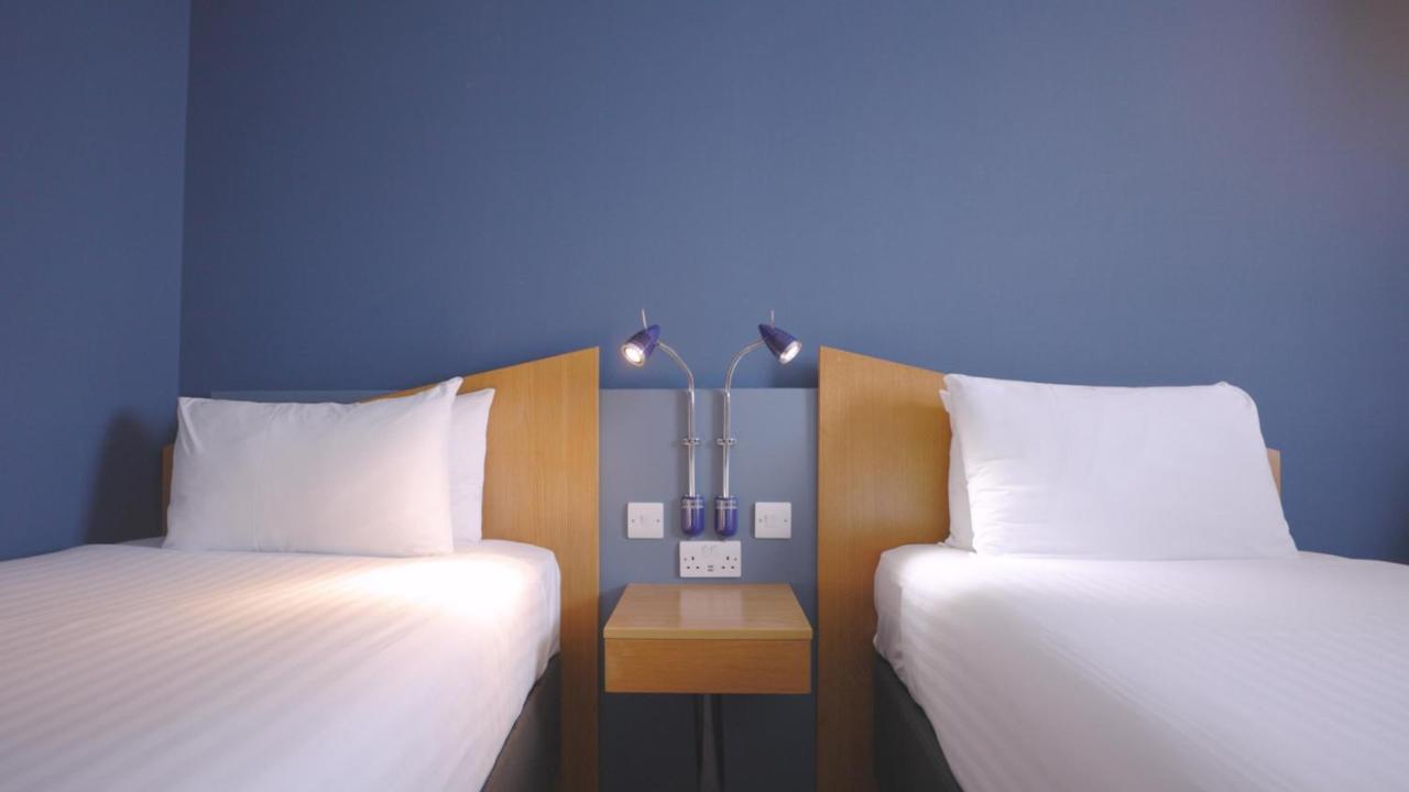 Hotel Express Centre By Ihg 3*