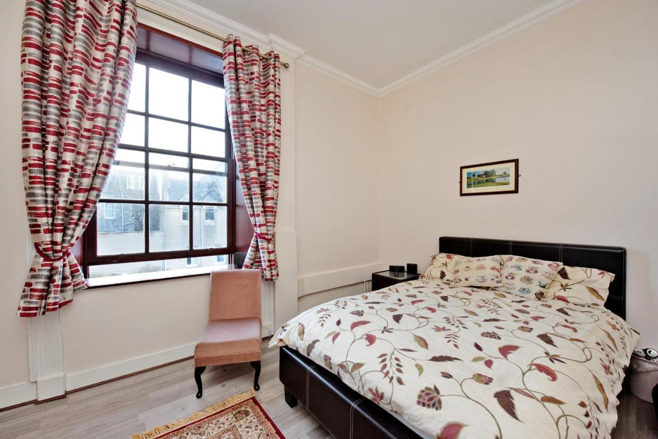 Holiday home Grandmansion-9br-sleeps17-parking-corporategroups Aberdeen