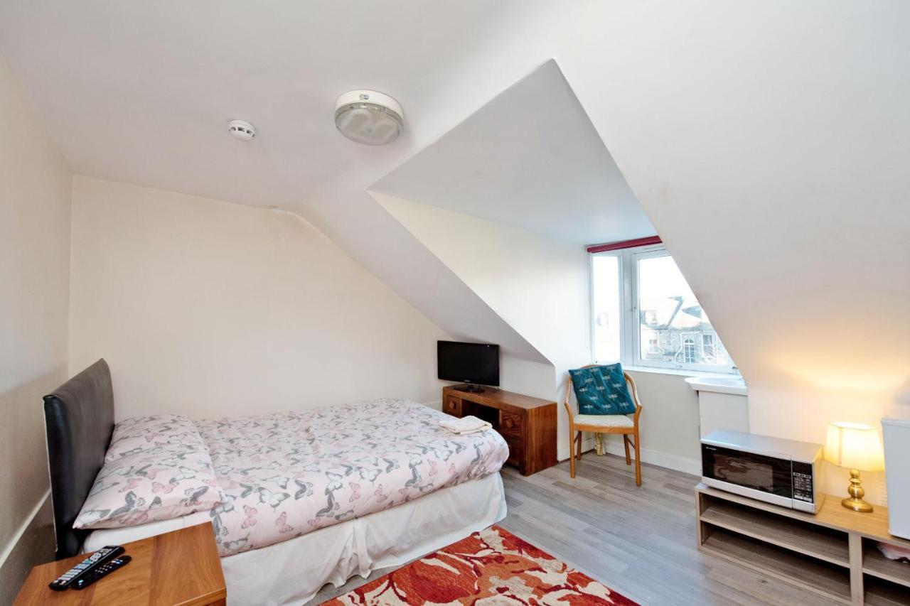 Grandmansion-9br-sleeps17-parking-corporategroups