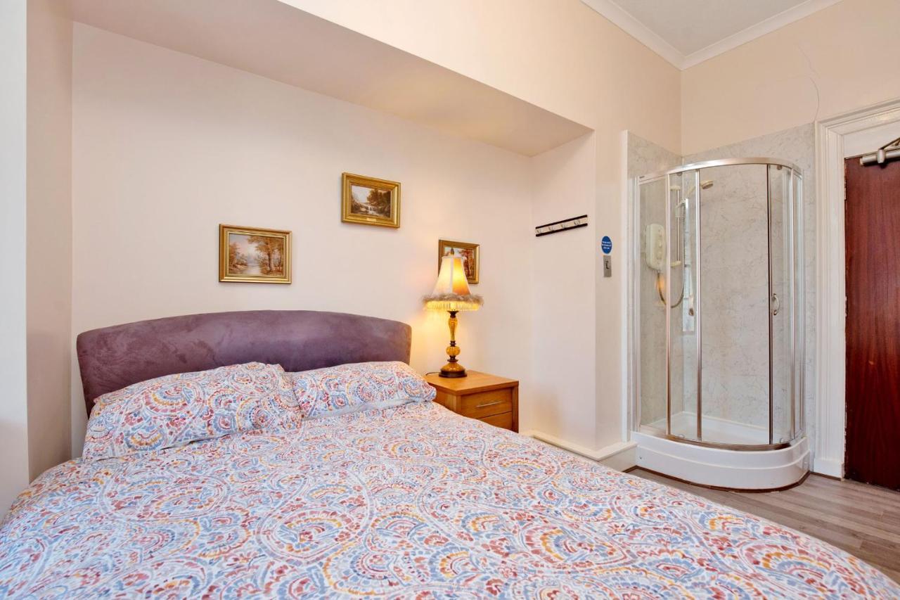 Grandmansion-9br-sleeps17-parking-corporategroups Holiday home Aberdeen